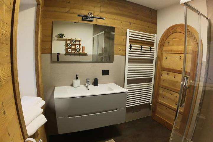 Apartamento entero, Chalet Peter Serrada, a few meters from the slopes, in villa surrounded by forest in Folgaria, Alpe Cimbra