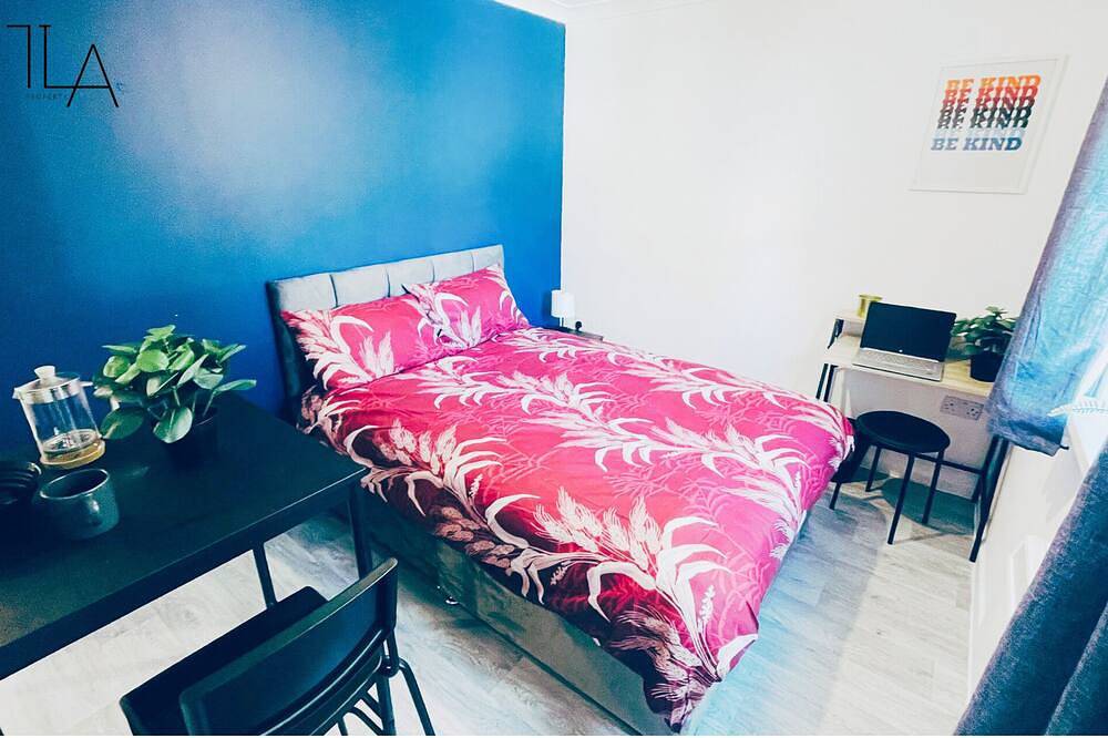 Brand New 3 Beds Flat | Netflix Wifi Parking | Heathrow Slough Windsor Pinewood in Slough, Berkshire