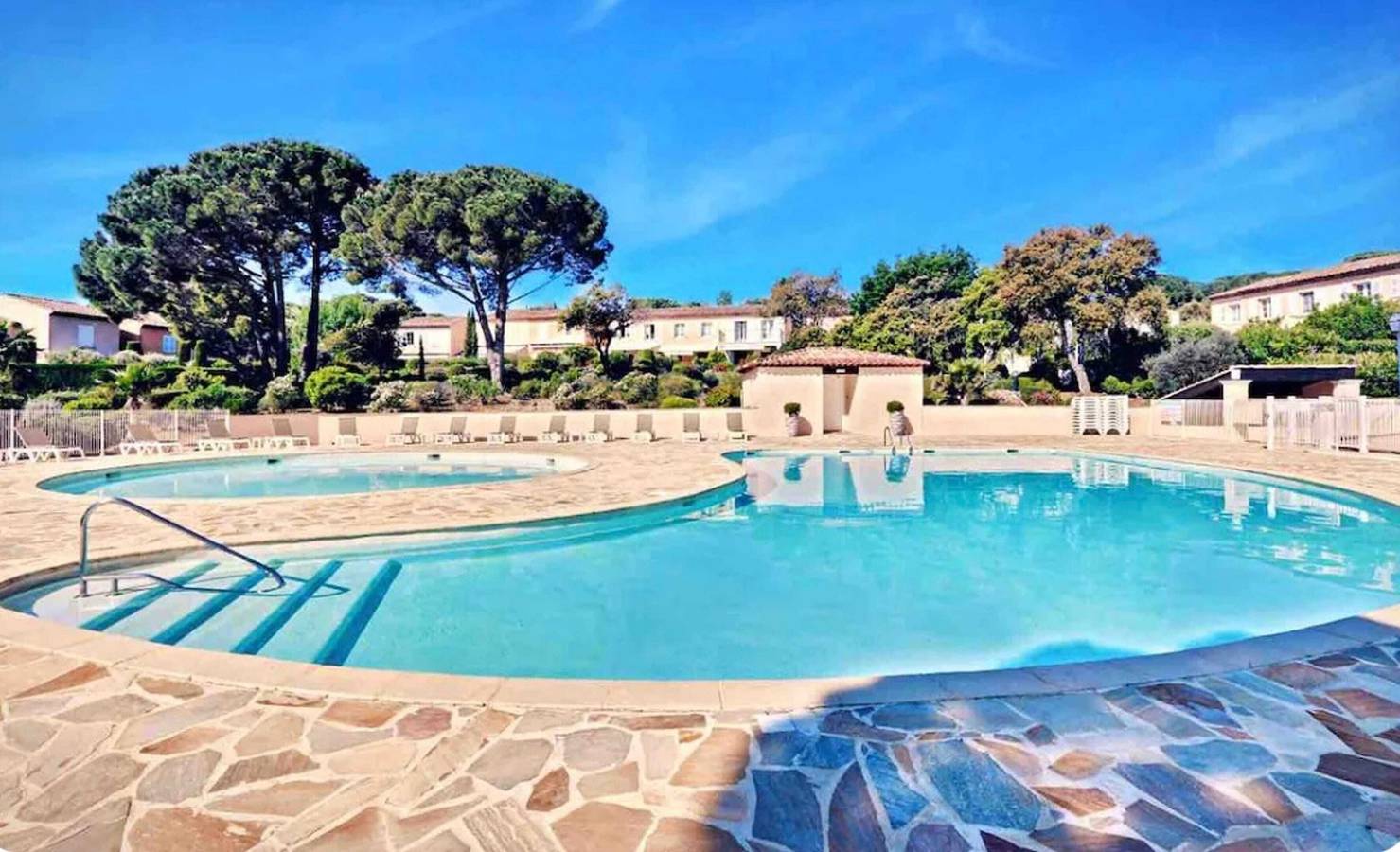 Geräumiges Haus mit Gemeinschaftspool in Gassin in Gassin, Draguignan Region