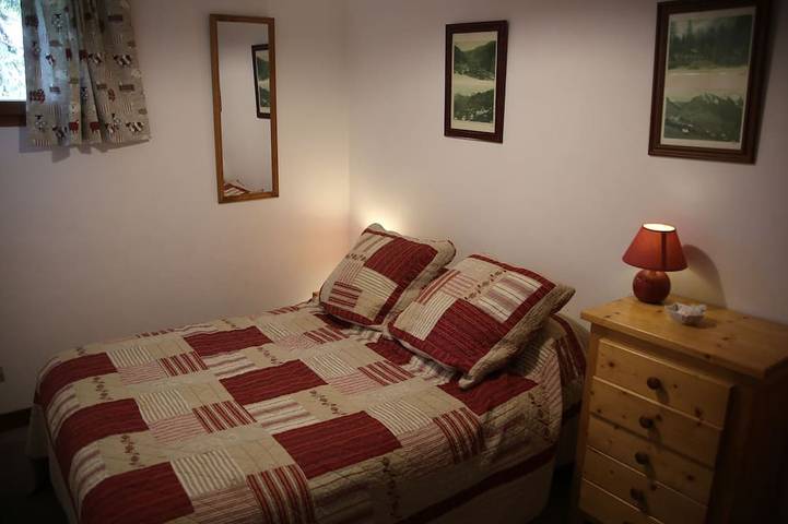 Entire apartment, Very well appointed Apartment in Chatel , very convenient for shops ,restaurants in Châtel, Les Portes du Soleil