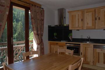 Gîte pour 9 personnes, avec terrasse et vue, animaux acceptés dans Office De Tourisme De Flumet