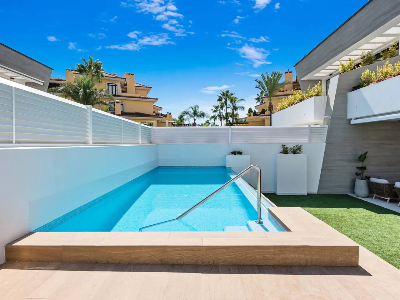 Casa 10 Personas in Marbella West, Marbella