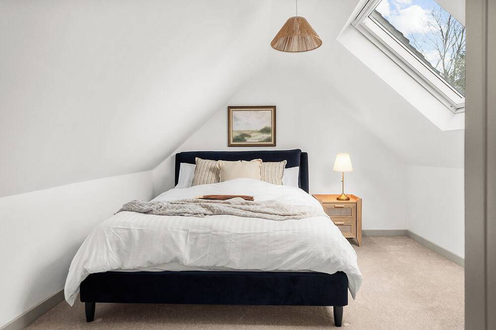 Luxury 2 Bedroom Cottage, with private courtyard and garden. in Loch Tay, Stirling und Umgebung