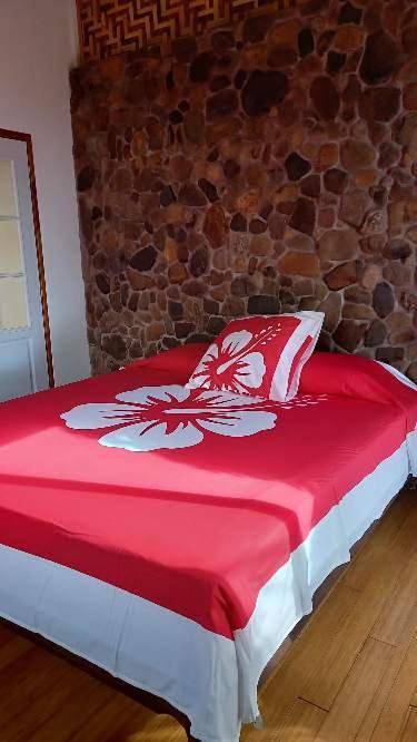 Location de vacances pour 6 personnes, avec piscine et bassin pour enfant ainsi que jardin et vue dans Mahina - 2