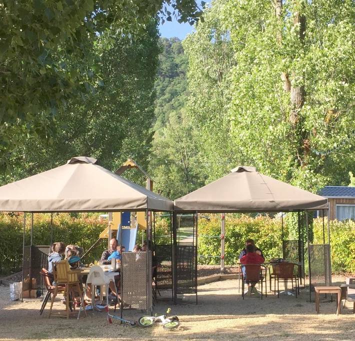 Camping pour 2 personnes, avec Terrasse ainsi que Jardin et Vue dans la Drôme