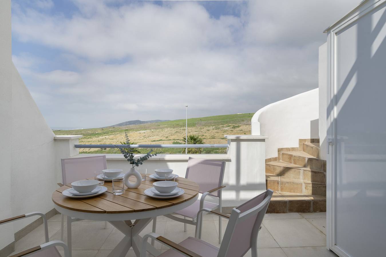 Apartamento entero, Moderno apartamento en Atlanterra con piscina, placas solares, batería y respaldo in Atlanterra, Tarifa
