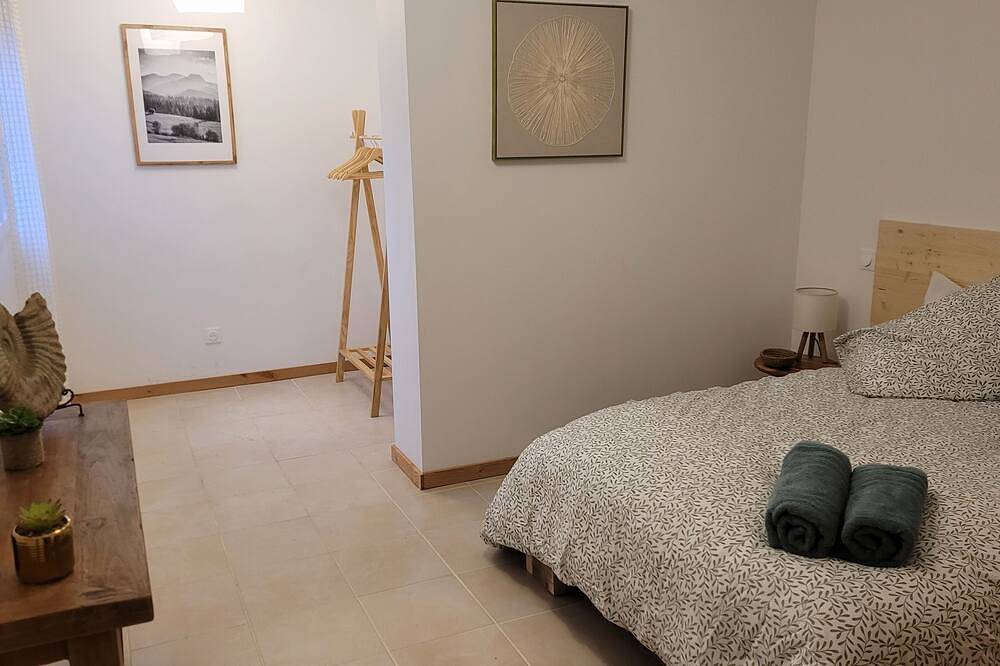 Maison neuve et spacieuse idéale pour vacances ou w-end en famille ou entre amis in Huos, Haute-Garonne