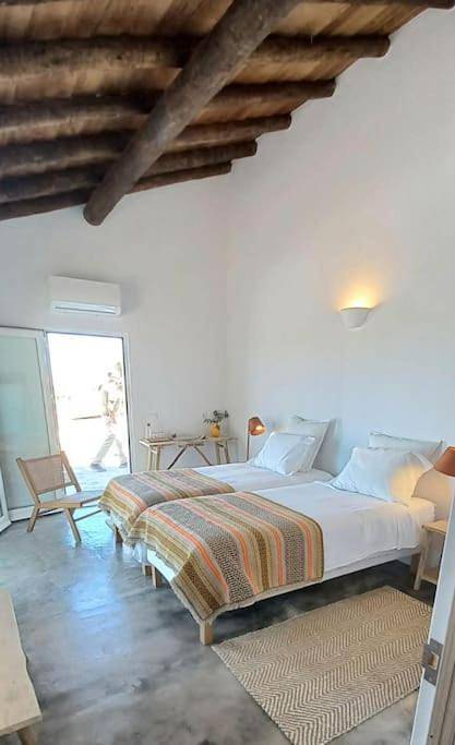 Gîte pour 12 personnes, avec piscine ainsi que vue et jardin à Borba - 2