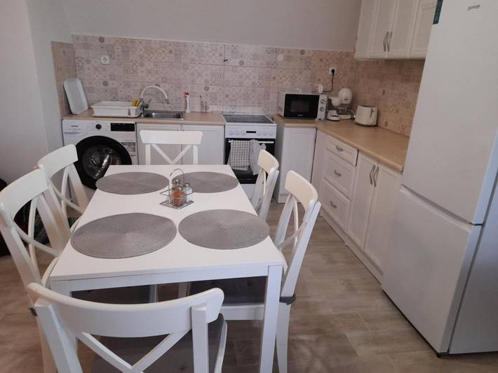 Ferienwohnung für 6 Personen, mit Balkon und Terrasse sowie Seeblick und Ausblick