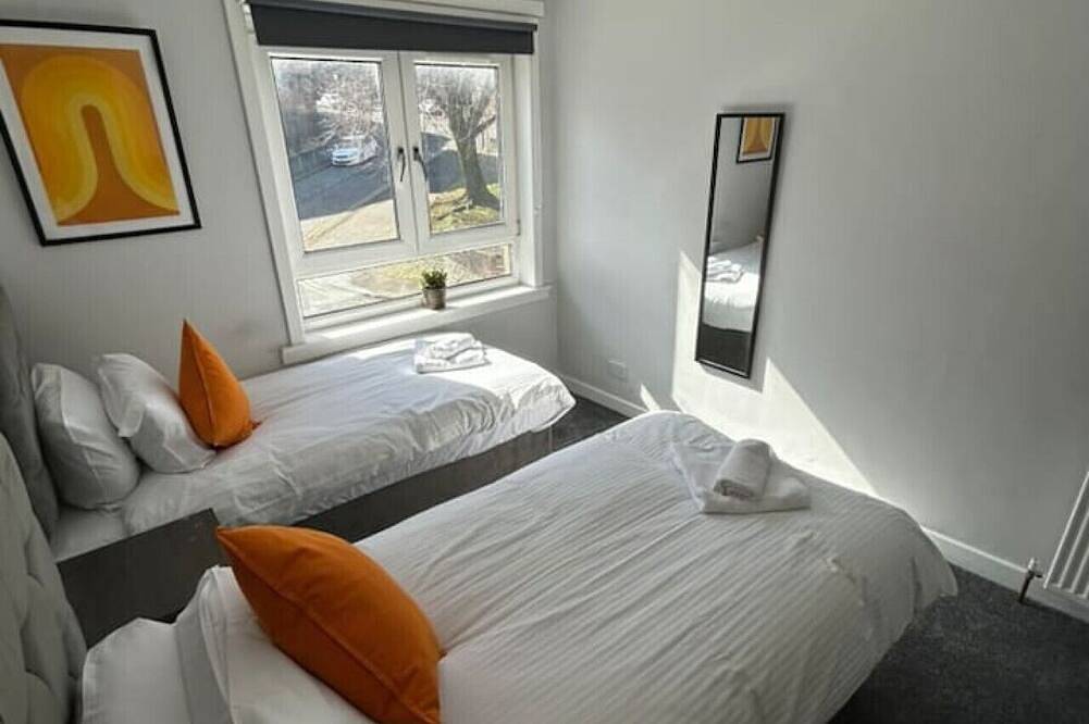 Ganze Wohnung, 3-Bed Apartment Central Greenock in Inverclyde