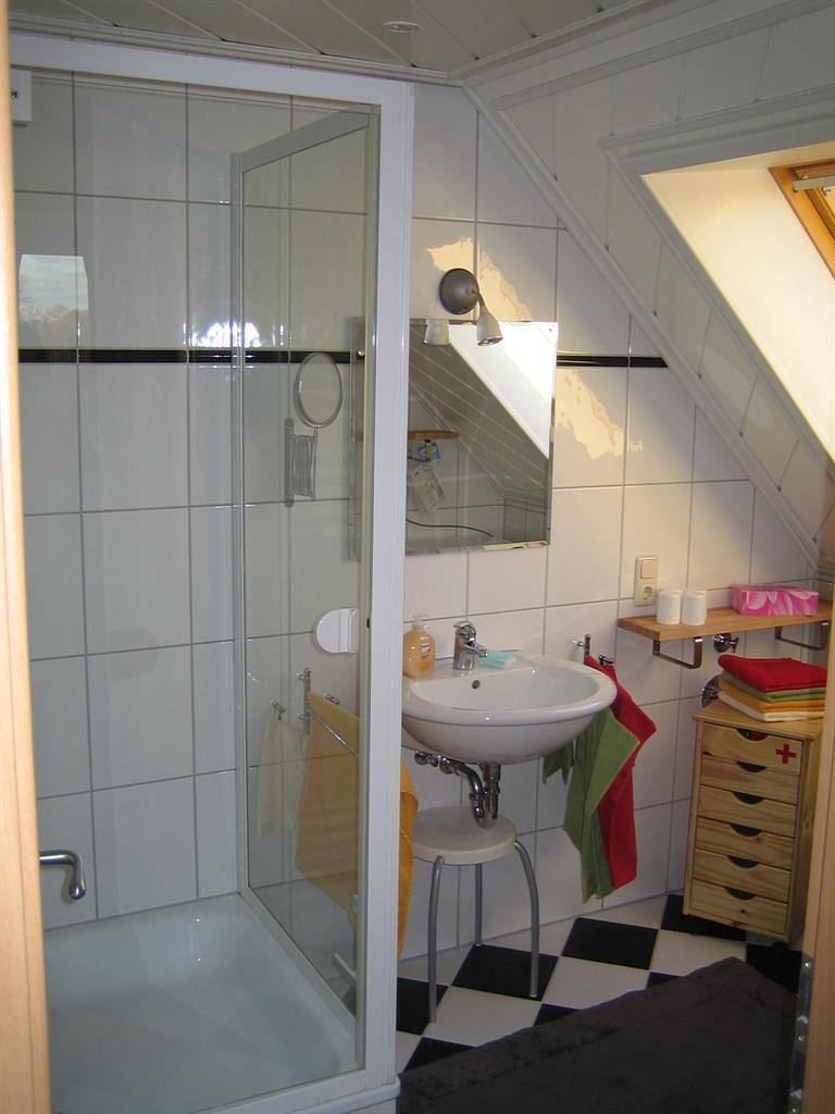 Ganze Ferienwohnung, Appartement/Fewo Nr. 1 links , Dusche, Wc in Kieler Förde, Heikendorf