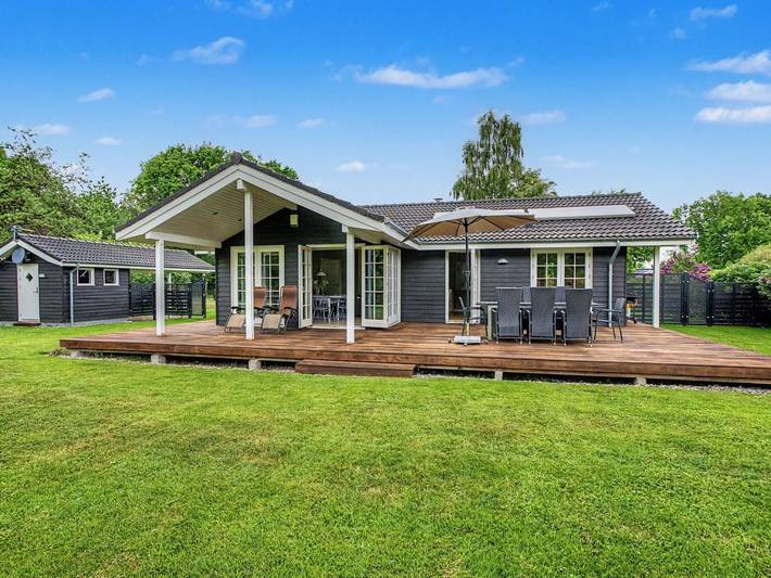 Ferieudlejning for 8 personer, med sauna og terrasse i Spodsbjerg