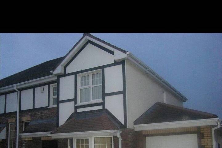 Holiday rental for 8 people, with garden in Limerick