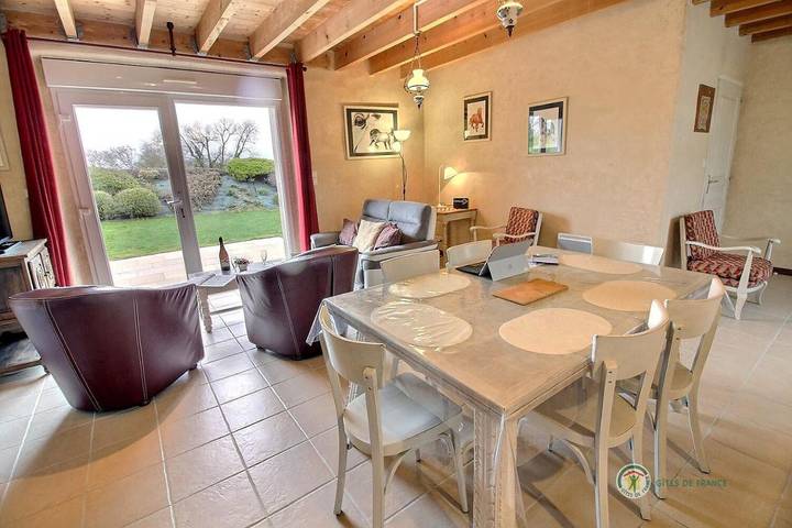 Location de vacances pour 2 personnes, avec terrasse et jardin à Langoat - 4