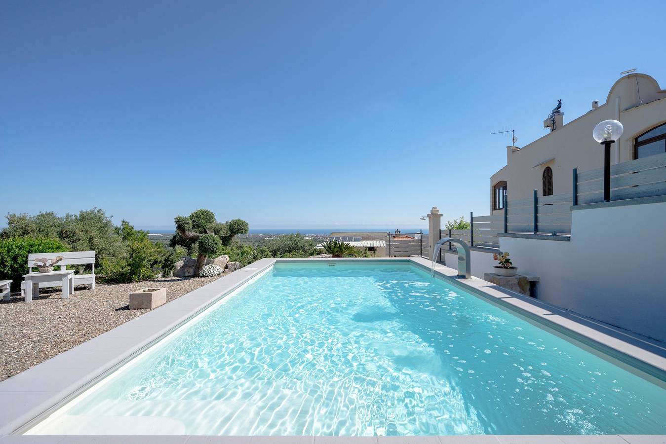 « Casa Panoramica Greco » avec piscine privée, Wi-Fi et climatisation in Monopoli, Province de Bari