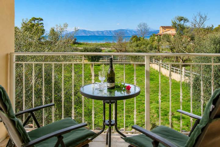 Gîte pour 6 personnes, avec Jardin dans Kavos - 4