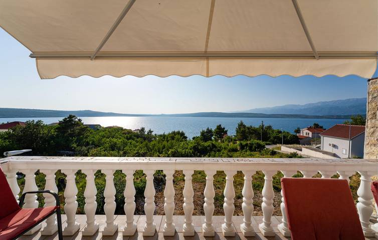 Ganze Ferienwohnung, Charmantes 1-Zimmer-Apartment mit Terrasse in der Nähe von Novigradsko More in Novigradsko More, Zadar