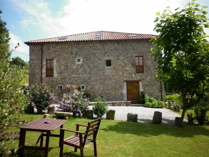 Apartamento para 5 personas, con Terraza además de Jardín y Vistas en Villacarriedo