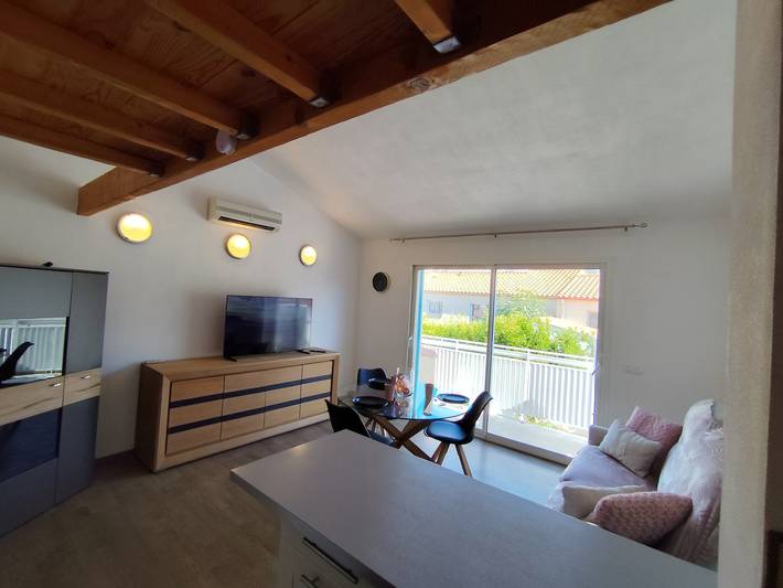 Apartamento inteiro, Apartamento 'La Salamandre' com vista para a montanha, Wi-Fi e ar condicionado in Villelongue-dels-Monts, Costa mediterrânica (França)