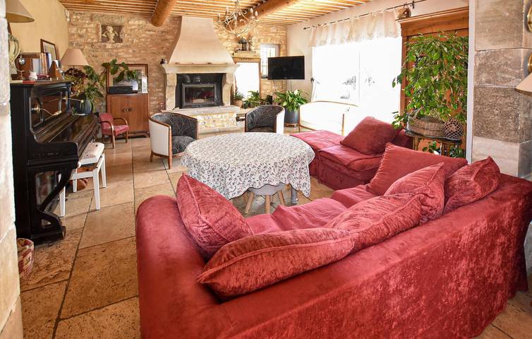 Location de vacances pour 10 personnes, avec terrasse et jardin ainsi que piscine et vue à Lacoste - 4