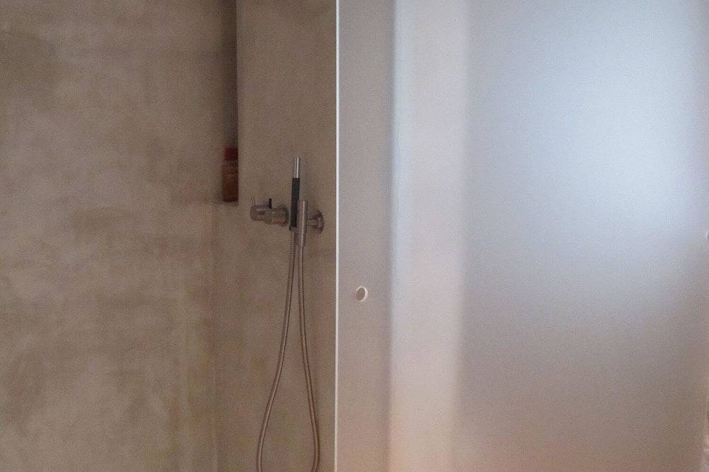 Ganze Wohnung, Historical stone house renovated with modern style in Girona, Gironès