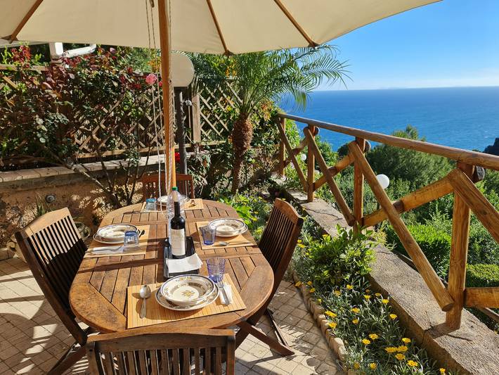 Ferienhaus für 4 Personen, mit Meerblick und Terrasse sowie Garten in Sperlonga