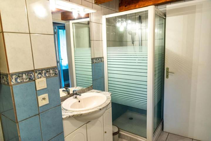 Gîte pour 5 personnes, avec vue ainsi que jardin et terrasse, animaux acceptés à Le Soulié - 3