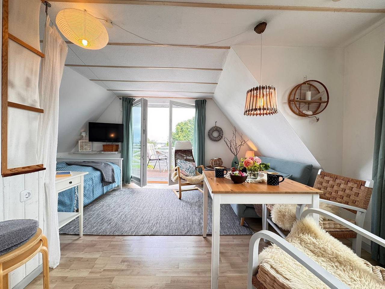 Ganze Wohnung, Ferienwohnung Nordlicht mit Meerblick-Balkon für bis zu 2 Pers. (mit Kind/Hund) in Westerholz, Schleswig-Flensburg