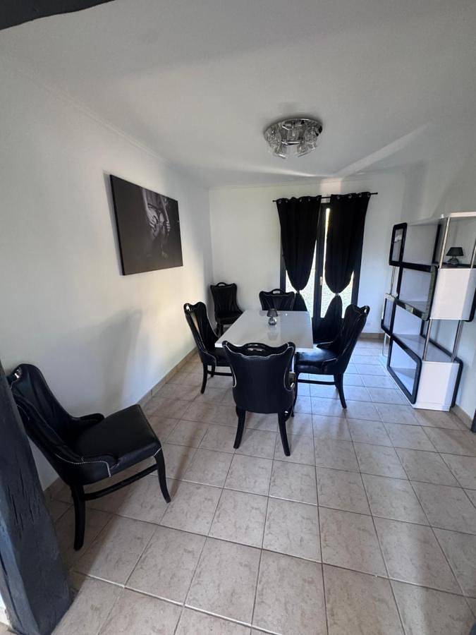 Location de vacances pour 2 personnes, avec terrasse ainsi que jardin et jacuzzi à Montargis - 3