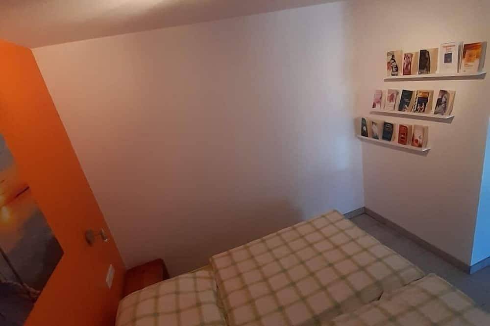Ganze Wohnung, Ferienwohnung 36qm mit Terrasse in Thüngersheim, Fränkisches Weinland