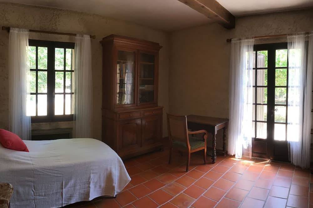 Villa Provence/Luberon. Piscine. Jardin 6.500 m2. Idéale pour familles (8 pers.) in Jouques, Région d'Aix-en-Provence