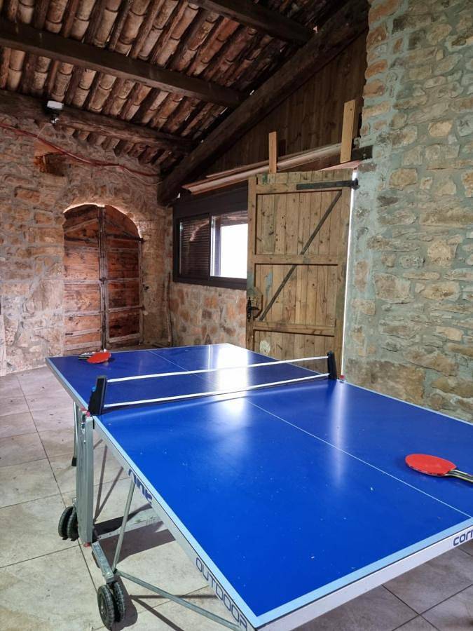 Casa rural para 18 personas, con piscina además de jardín y vistas, Familias con niños en Provincia de Lleida - 3