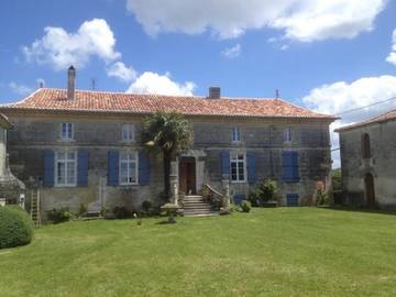 Chambre d’hôte pour 2 personnes, avec terrasse et jardin à Bertric-Burée