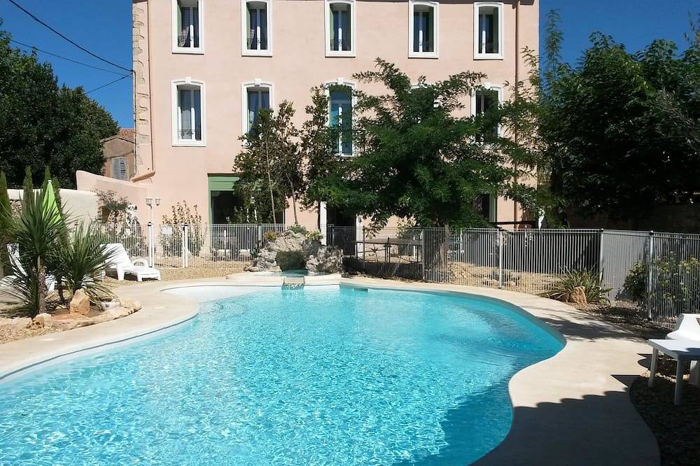 Apartamento entero, Apartamento En vieja mansión con piscina, parking y playas de 8 km in Pomérols, Côte d'Améthyste