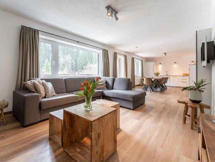 Ganze Wohnung, Modernes Ferienhaus mit Sauna
 in Saalbach, Saalbach-Hinterglemm