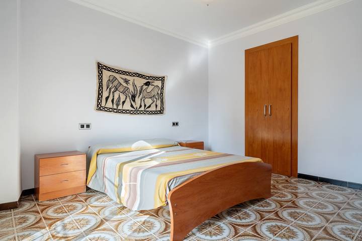 Hel lägenhet, Apartment "La Garrofera" with Private Terrace & Wi-Fi in Aldover, Terres de l'Ebre