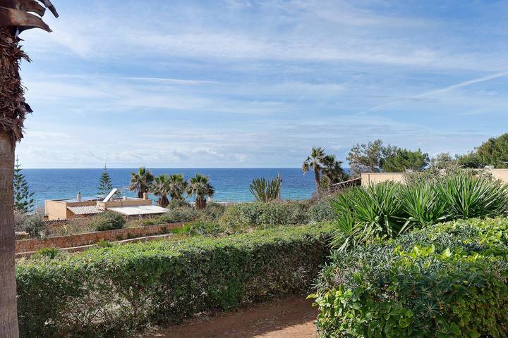Villa 'Levante - Cornino' with Sea View, Wi-Fi and Air Conditioning in Cornino, Custonaci
