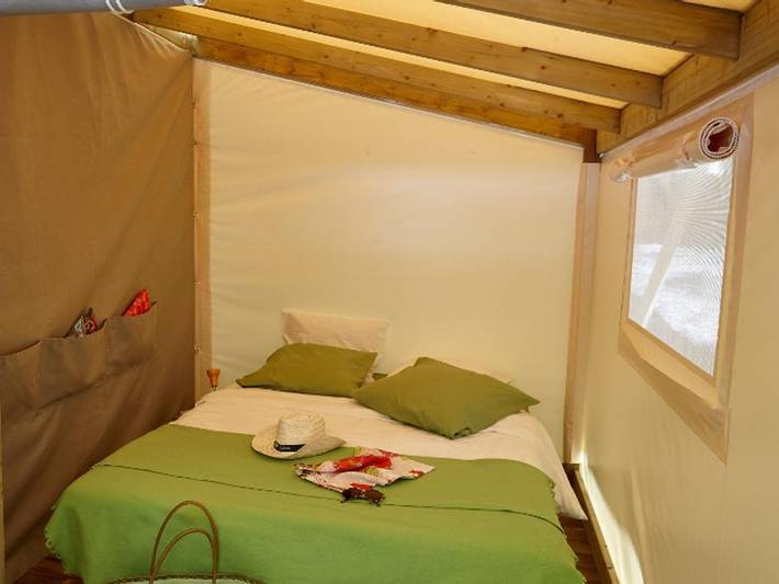 Camping Le Petit Rocher  - Tente 5 personnes - Natura (Sans sanitaires) in Le Rocher, Longeville-sur-Mer