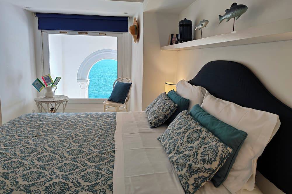 Charming house overlooking the sea in Santa Cesarea Terme, Salento