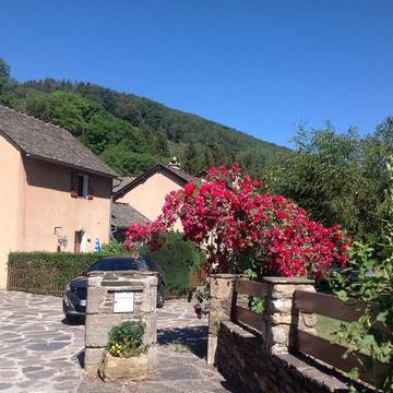 Gîte pour 4 personnes, avec jardin à Le Bleymard