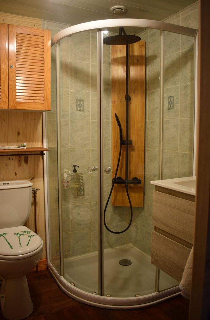 Aux Chambres Susurriennes - Chambre "Esprit de Guyane" in Jujurieux, Nantua