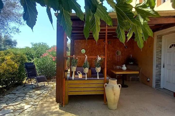 Gîte pour 2 personnes, avec Jardin à Afa