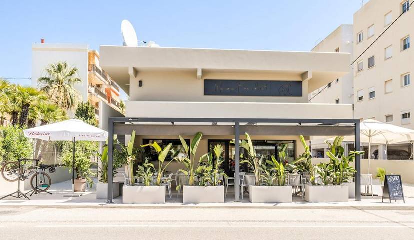 Casa de huéspuedes para 2 personas, con Balcón y Terraza además de Jardín y Vistas en Dénia