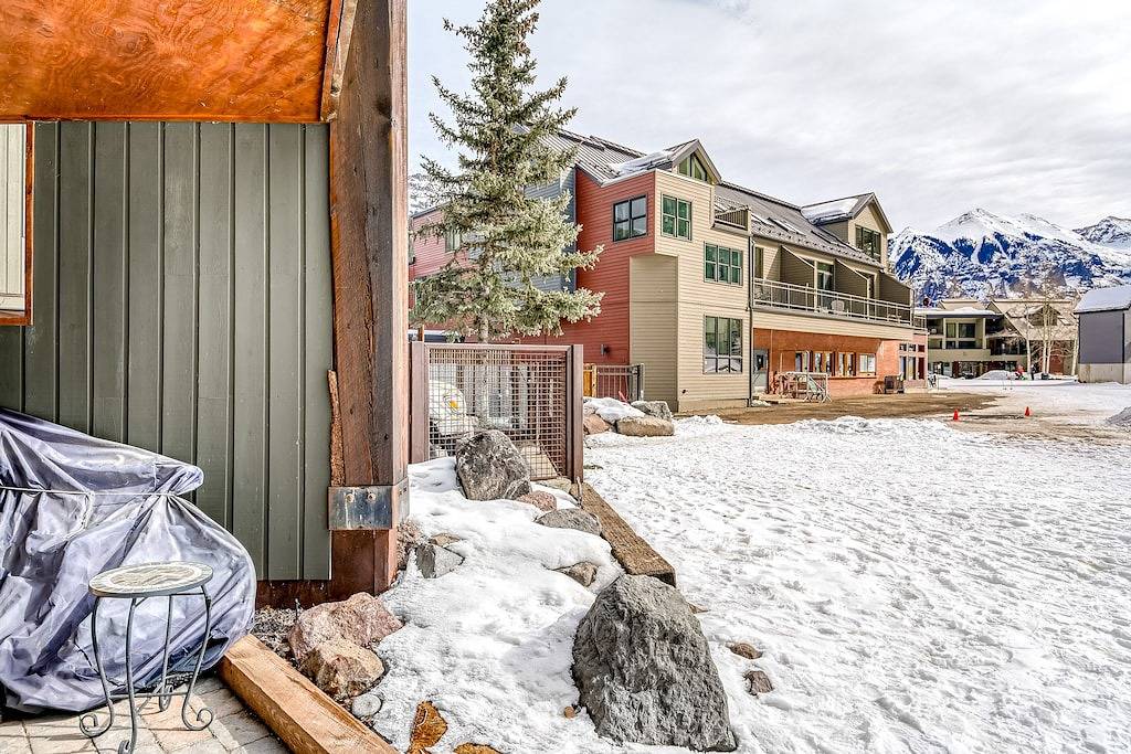 Ganze Wohnung, Charmantes Chalet mit privatem Whirlpool, Gas-Kamin und ein echtes Ski-in / Ski-out! in Telluride, Telluride Ski Resort