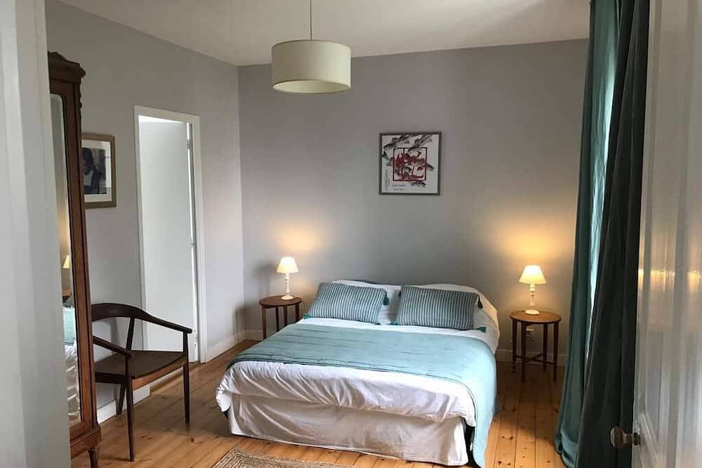 Beautiful family home - sleeps 10 - 3 min from the beach in Combrit, Côte de Cornouaille