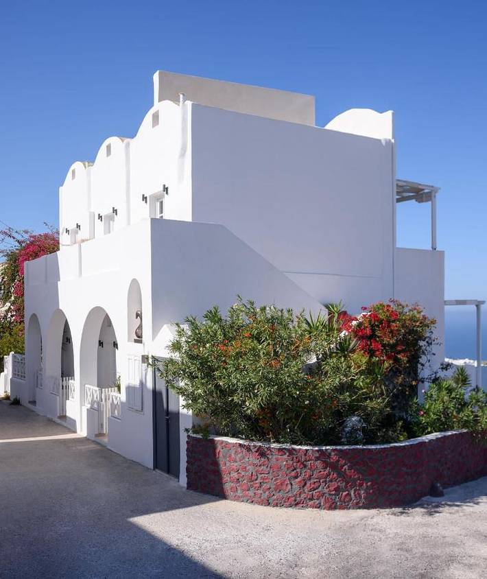 Apartahotel para 2 personas, con jacuzzi y balcón en Santorini