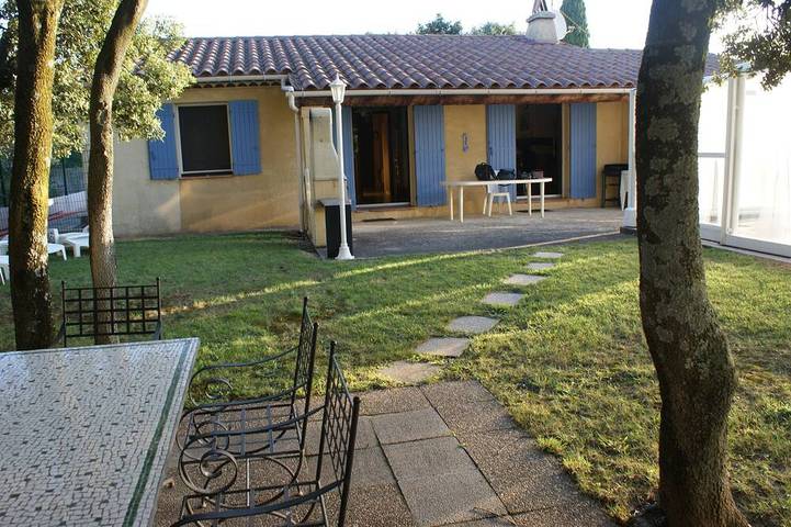 Maison de vacances pour 4 personnes, avec terrasse et jardin, animaux acceptés