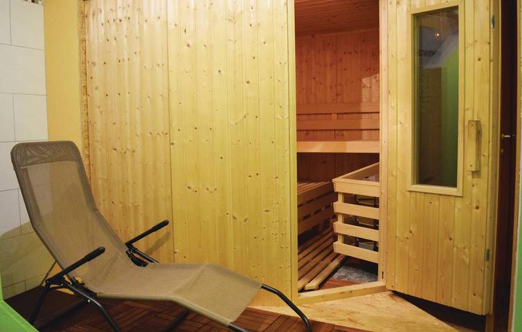 Ferienwohnung für 5 Personen, mit Terrasse und Garten sowie Sauna in Bad Peterstal-Griesbach - 4