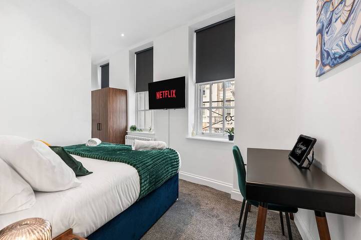 Entire apartment, Guest Favourite | Modern City Centre Home | 2 Bed in Brighton, Sussex