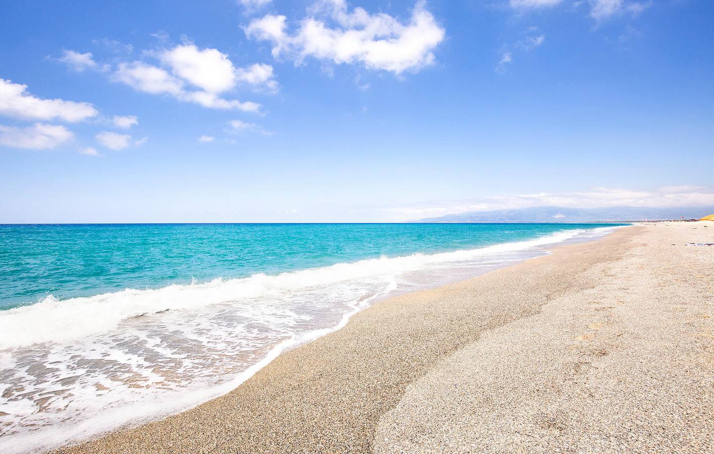 Apartamento vacacional entero, Apartamento con vistas al mar, jardín, aparcamiento y aire acondicionado - 2 km de la playa in Satriano, Provincia de Catanzaro